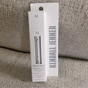 Kendall Jenner Moon Platinum Whitening Pen